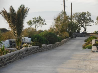 Hotel Paradisos Oia - Image 4