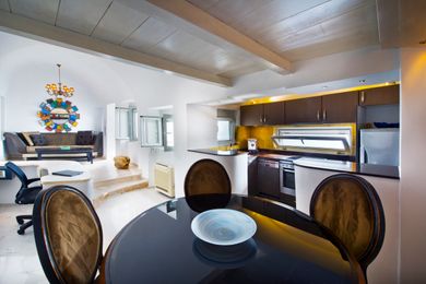 Hyperion Oia Suites - Image 3