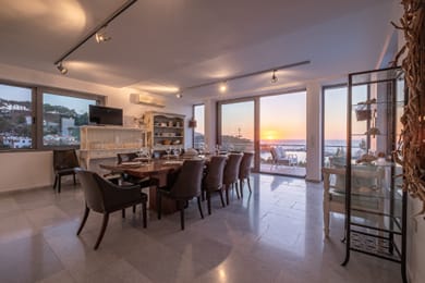 Icarus Luxury Beachfront Villa - Image 6