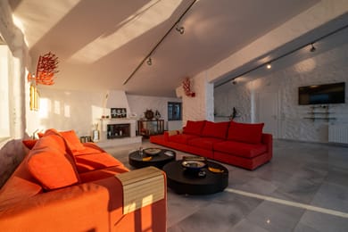 Icarus Luxury Beachfront Villa - Image 7