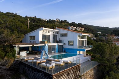 Icarus Luxury Beachfront Villa - Image 7
