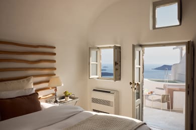 Caldera Suite with Sea View and Outdoor Jetted Plunge Pool