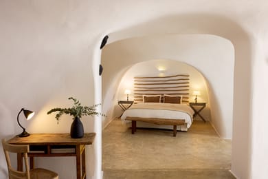 Cave Suite with Sea View and Outdoor Jetted Plunge Pool