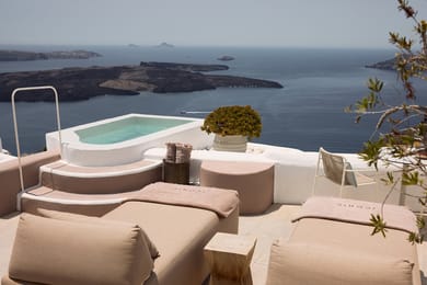 Cave Suite with Sea View and Outdoor Jetted Plunge Pool