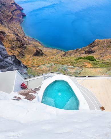 Cliff Suite with Sea View and both Indoor & Outdoor Jetted Plunge Pools