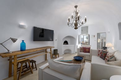 Iconic Suite with Sea View and both Indoor & Outdoor Jetted Plunge Pools