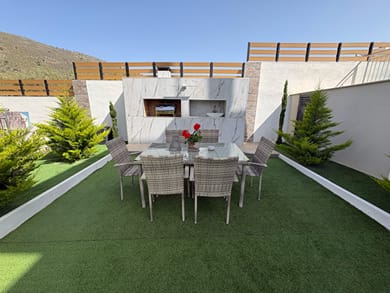 Peris Villa