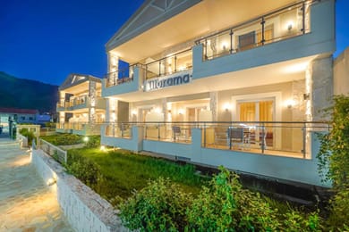 Iliorama Seaside Luxury Suites & Apartments - Image 3