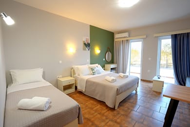 Ilios Mare Hotel - Image 4