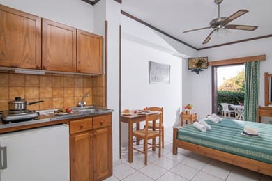 Iliostasi Beach Apartments - Image 7