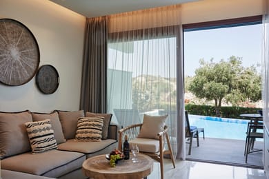Junior Suite Swim Up Inland View