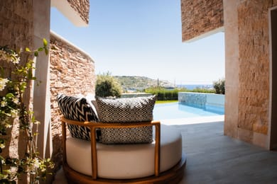 Suite with Private Pool (Red Carpet Services)