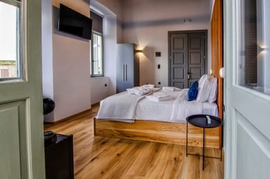 Impero Luxury Suites Nafplio - Image 2