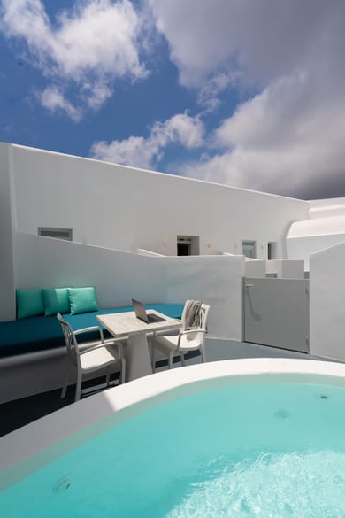 Honeymoon Cave Suite with Outdoor Hot Tub