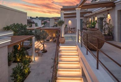 Inotropes Boutique Suites Heraklion - Image 4