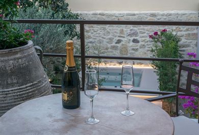 Inotropes Boutique Suites Heraklion - Image 5