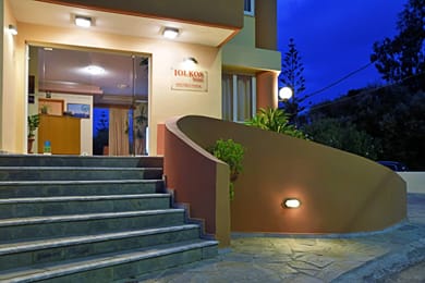 Iolkos Hotel Apartments Chania - Image 6