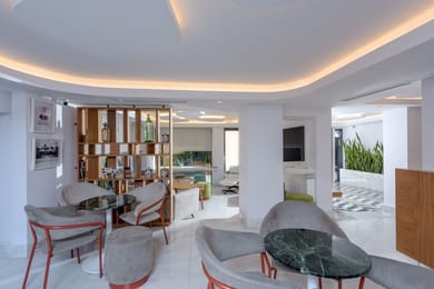 Iraklion Hotel Crete - Image 4