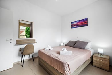 Iriana's Apartments in Center - Image 6