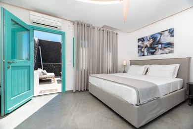 Cozy Room with Outdoor Hot Tub