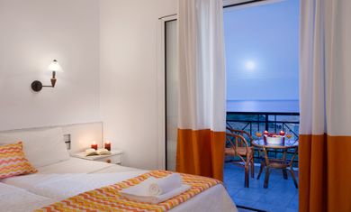 Iris Beach Hotel - Image 6