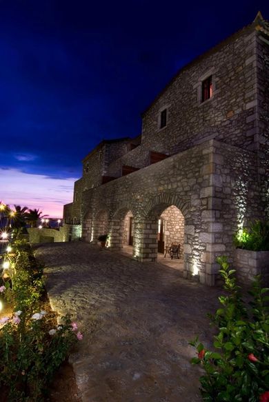 Itilo Traditional Hotel - Image 2