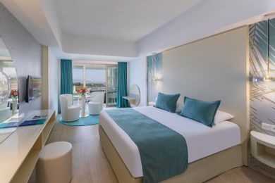 Junior Suite with Private Outdoor Hot Tub