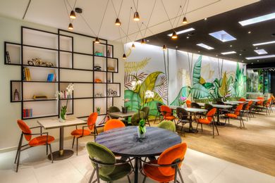 Ivis 4 Hotel - Image 2