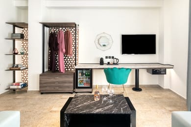 Athens Ivy - Image 3