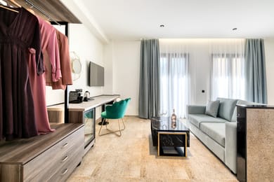 Athens Ivy - Image 5