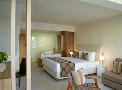 Premium Swim Up Double Room with Garden View - 33m²