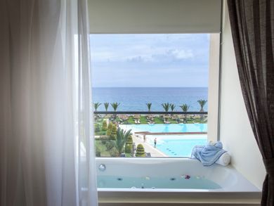 Deluxe Room with Spa Bath Sea View - 30m²