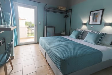 Joya Ofrynio Stylish Suites - Image 5