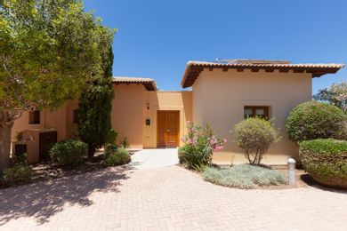 3 Bedroom Junior Villa with Communal Pool - FZ02