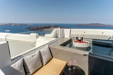 Superior Suite with private outdoor jetted tub & Sea View