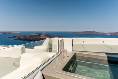 Superior Suite with private outdoor jetted tub & Sea View