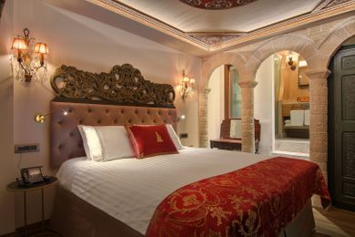 Deluxe Room | Ζάππειο ή Καπλάνειο