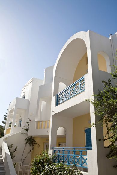 Kamari Beach Hotel - Image 3