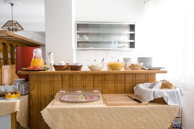 Kamari Blu Boutique Hotel - Image 6