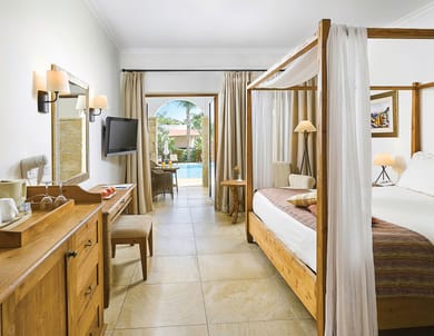 Fisherman Swim-Up Junior Suite | Adults Only
