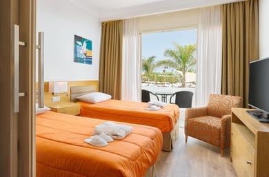 Family Junior Suite with Pool and Garden View