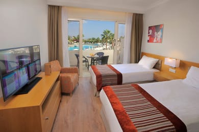 Family Junior Suite with Pool and Garden View