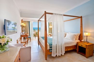 Fisherman Junior Suite with Pool and Sea view