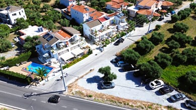 Kapahi Suites Apartments - Image 4