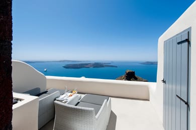 Premium Loft with Balcony & Caldera View