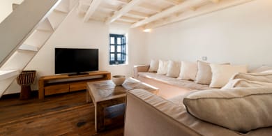 Loft Suite with access to Terrace with Shared Hot Tub and Panoramic Caldera View