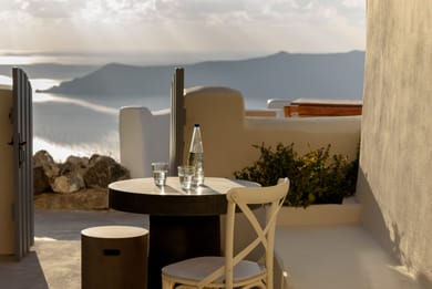Vanilla Room with Outdoor Hot Tub & Caldera View
