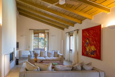 Executive Suite Seaview - Shared Pool (Selini)