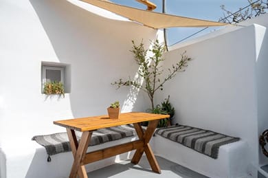 Karpimo & Fertimo Suites Santorini - Image 7