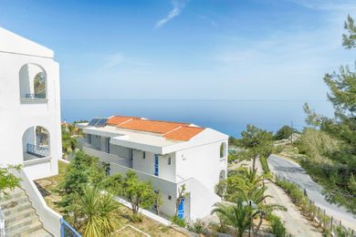 Karras’ Star Hotel - Image 6